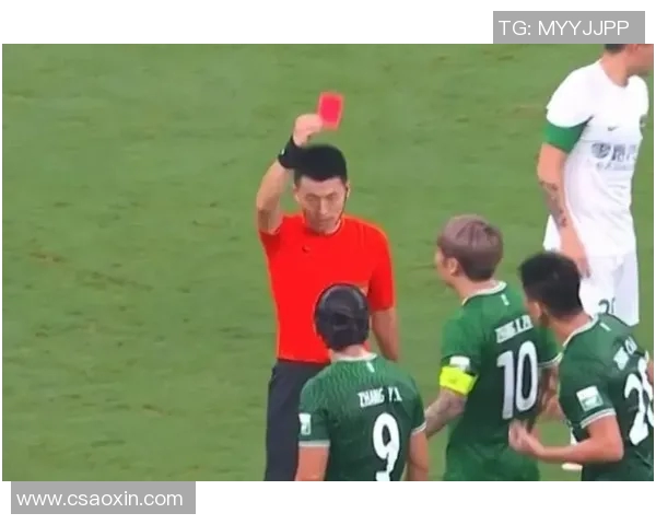 足球明星因争议判罚被红牌罚下的精彩瞬间视频回顾 足球明星因争议判罚被红牌罚下的精彩瞬间视频回顾